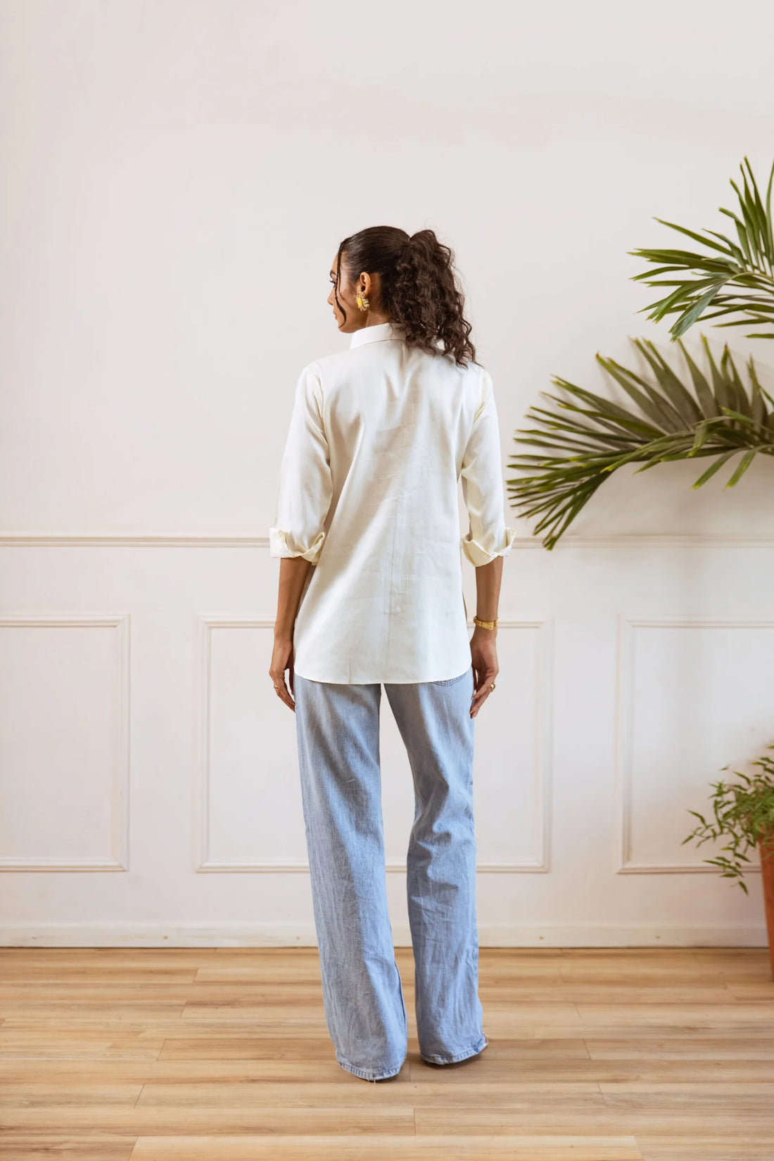 White shirt women