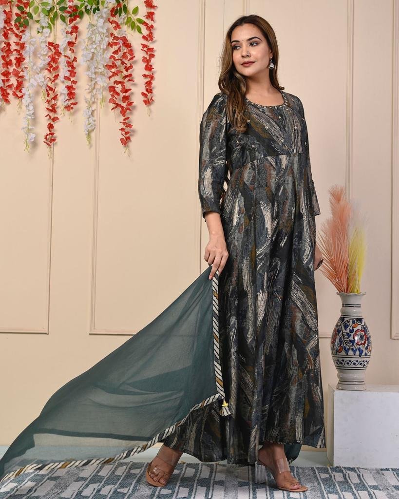 Effortless Mass Line Suit - Image 4